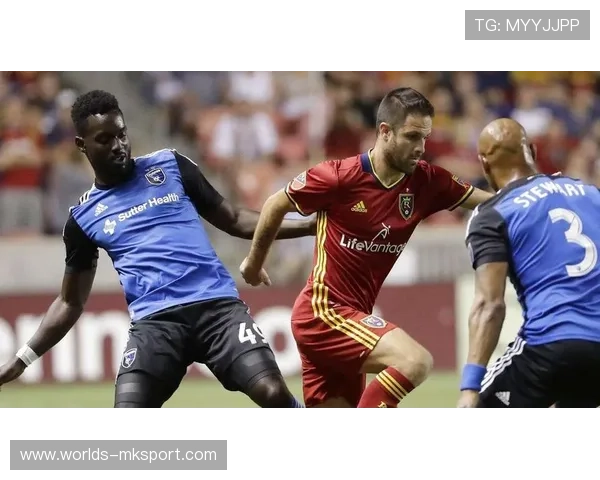 皇家盐湖城20周年庆推出经典复古球衣再现辉煌历史 皇家盐湖城20周年庆推出经典复古球衣再现辉煌历史